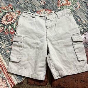Bugle boy cargo elastic waist shorts